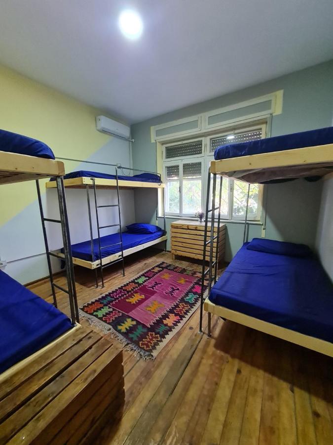 Milingona City Center Hostel Tirana Buitenkant foto